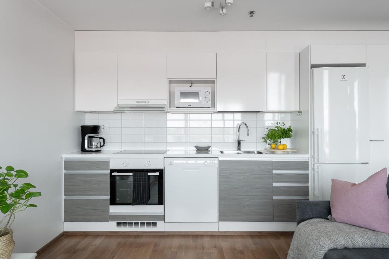 Sleepwell Apartments Itaekeskus, Close To Metro เฮลซิงกิ ภายนอก รูปภาพ